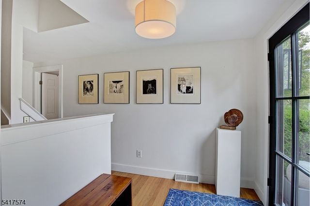 2 Schoolhouse Lane, Tewksbury Twp., NJ 08833