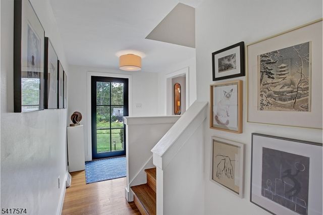 2 Schoolhouse Lane, Tewksbury Twp., NJ 08833