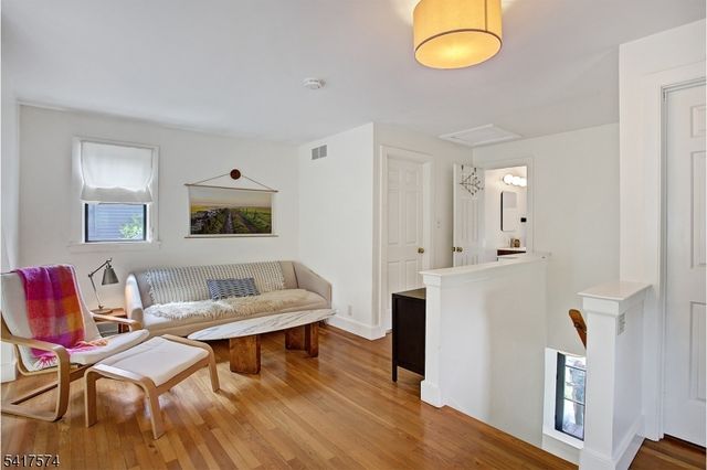 2 Schoolhouse Lane, Tewksbury Twp., NJ 08833