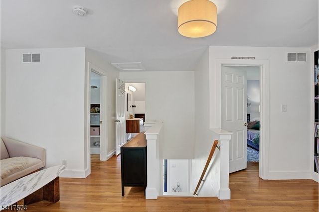 2 Schoolhouse Lane, Tewksbury Twp., NJ 08833