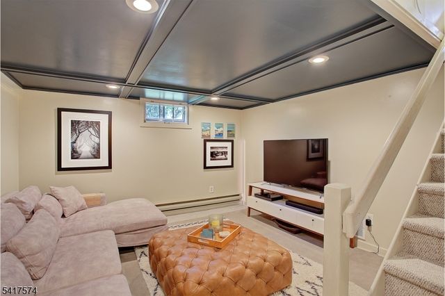 2 Schoolhouse Lane, Tewksbury Twp., NJ 08833