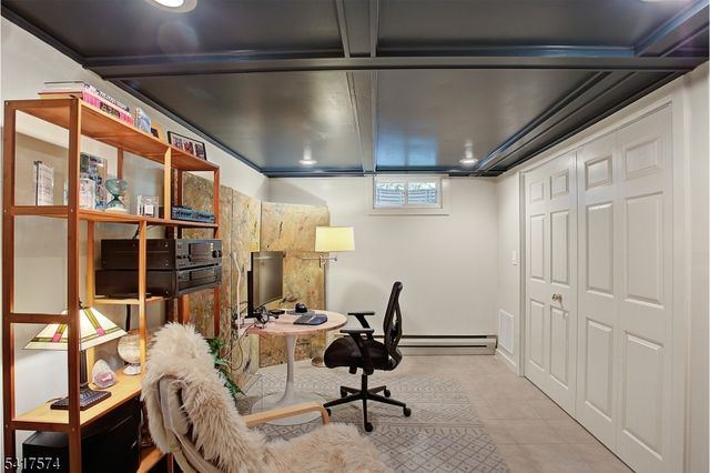 2 Schoolhouse Lane, Tewksbury Twp., NJ 08833