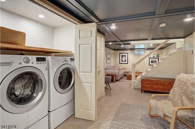 2 Schoolhouse Lane, Tewksbury Twp., NJ 08833