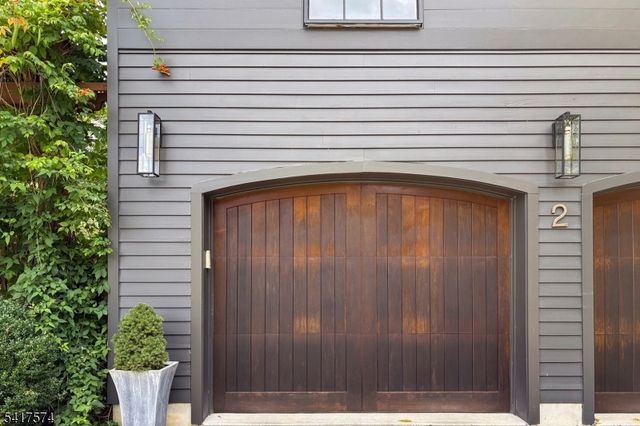 2 Schoolhouse Lane, Tewksbury Twp., NJ 08833