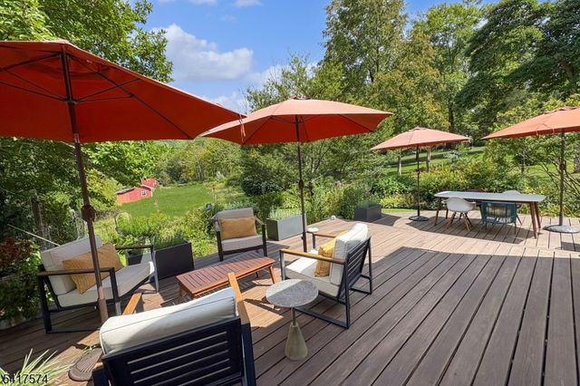 2 Schoolhouse Lane, Tewksbury Twp., NJ 08833