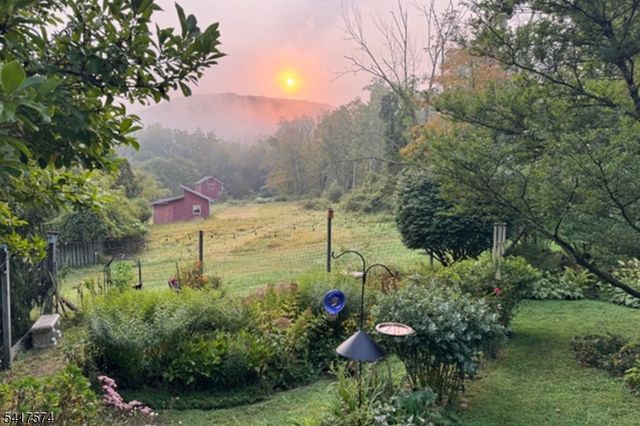 2 Schoolhouse Lane, Tewksbury Twp., NJ 08833