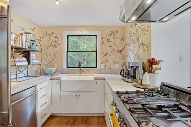 2 Schoolhouse Lane, Tewksbury Twp., NJ 08833