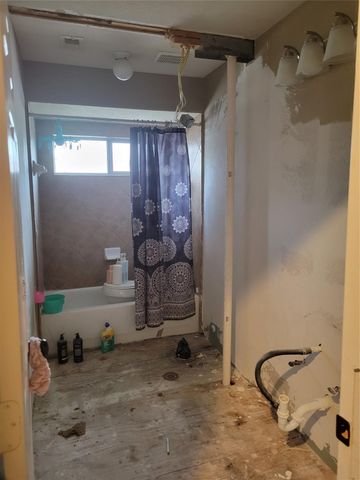 204 King William Drive, La Porte, TX 77571