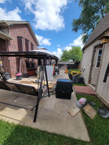 204 King William Drive, La Porte, TX 77571