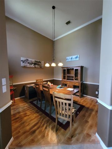 204 King William Drive, La Porte, TX 77571