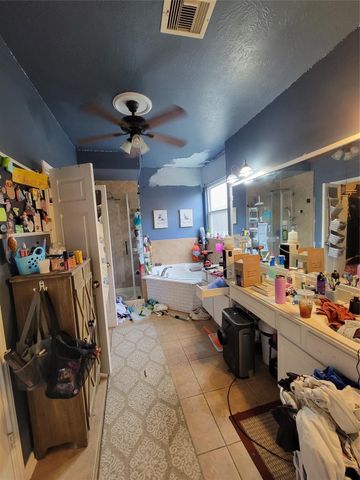 204 King William Drive, La Porte, TX 77571