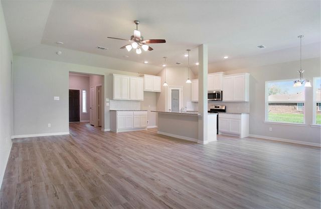 12 Cattle Drive, Bay City, TX 77414