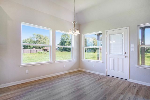 12 Cattle Drive, Bay City, TX 77414