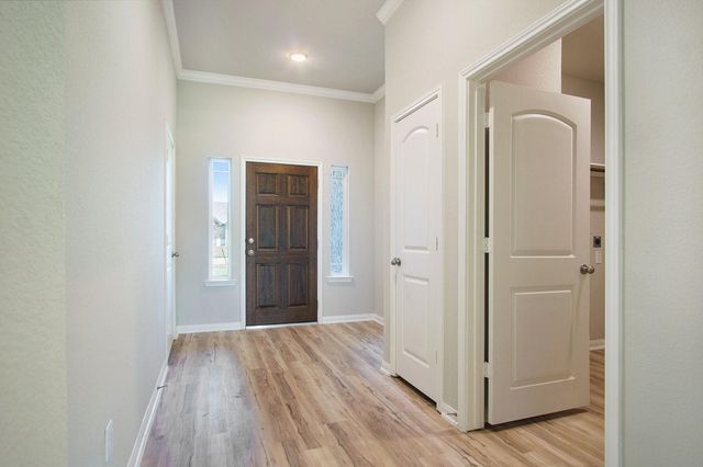 12 Cattle Drive, Bay City, TX 77414