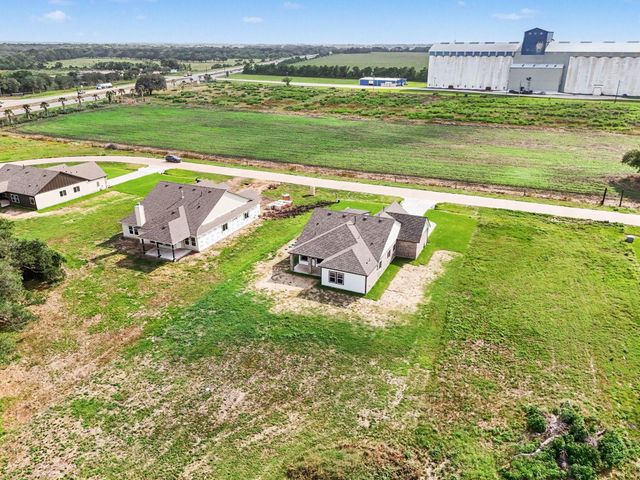 12 Cattle Drive, Bay City, TX 77414