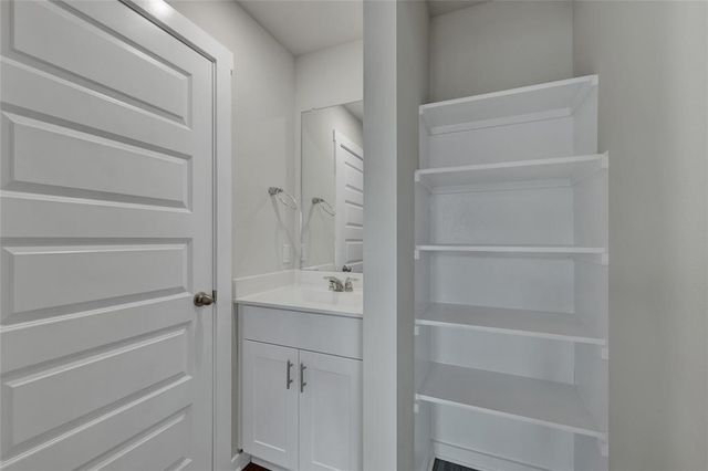 160 Davis Mountain CV, Lockhart, TX 78644