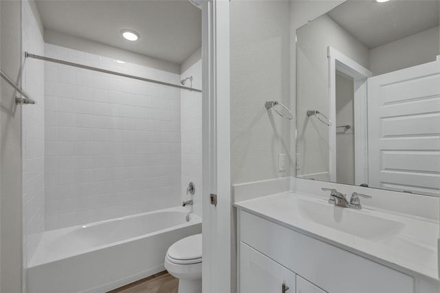 160 Davis Mountain CV, Lockhart, TX 78644