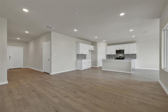 160 Davis Mountain CV, Lockhart, TX 78644