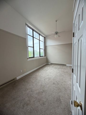 90 Mckinstry Ave 303, Chicopee, MA 01013
