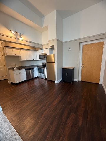90 Mckinstry Ave 303, Chicopee, MA 01013