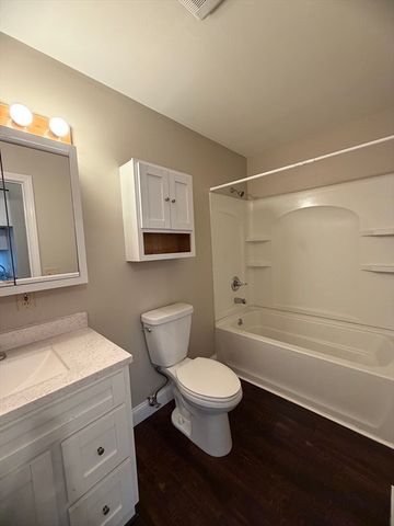 90 Mckinstry Ave 303, Chicopee, MA 01013