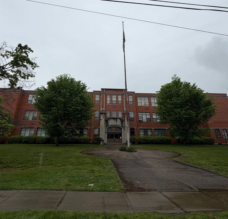 90 Mckinstry Ave 303, Chicopee, MA 01013