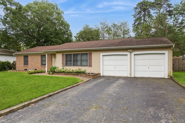 2769 Pond Road, Ronkonkoma, NY 11779