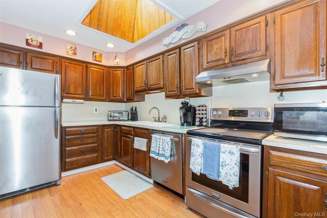 2769 Pond Road, Ronkonkoma, NY 11779