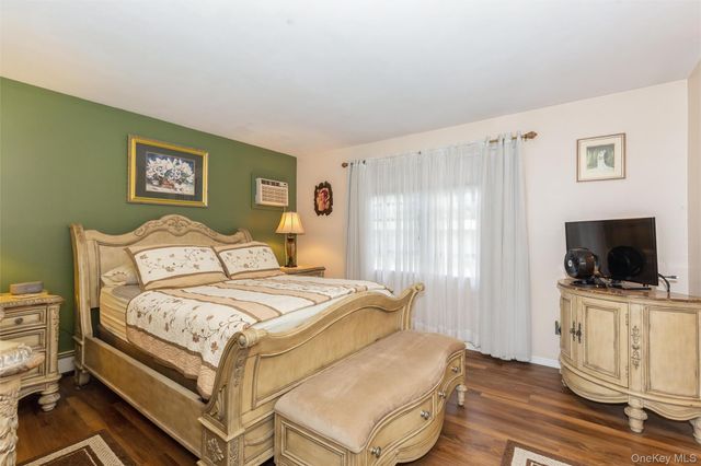 2769 Pond Road, Ronkonkoma, NY 11779