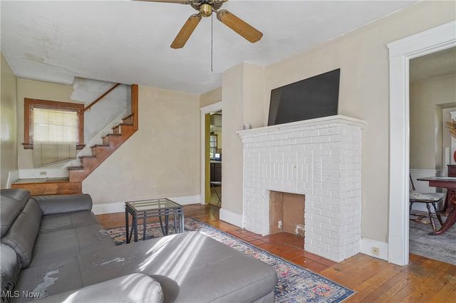 40 Manchester Avenue, Youngstown, OH 44509