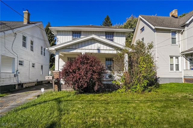 40 Manchester Avenue, Youngstown, OH 44509