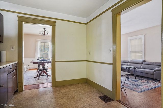 40 Manchester Avenue, Youngstown, OH 44509