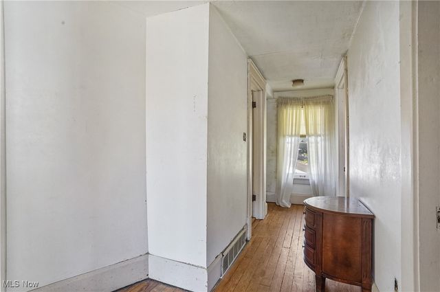 40 Manchester Avenue, Youngstown, OH 44509