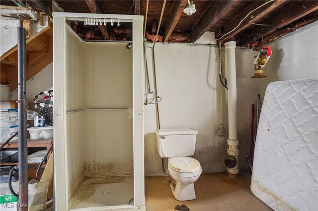 40 Manchester Avenue, Youngstown, OH 44509