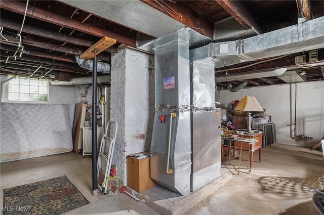 40 Manchester Avenue, Youngstown, OH 44509