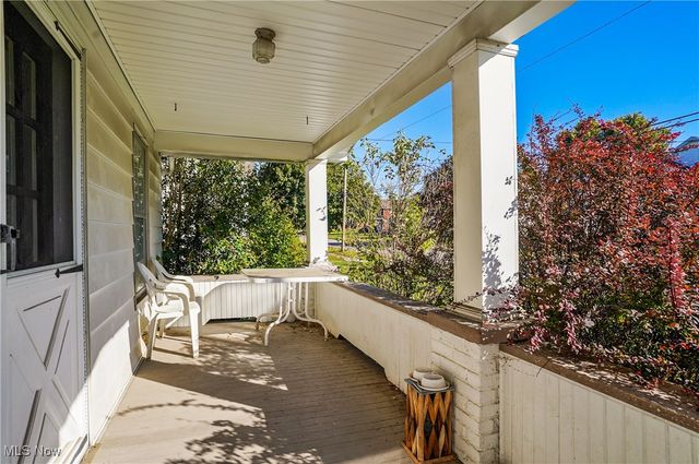 40 Manchester Avenue, Youngstown, OH 44509