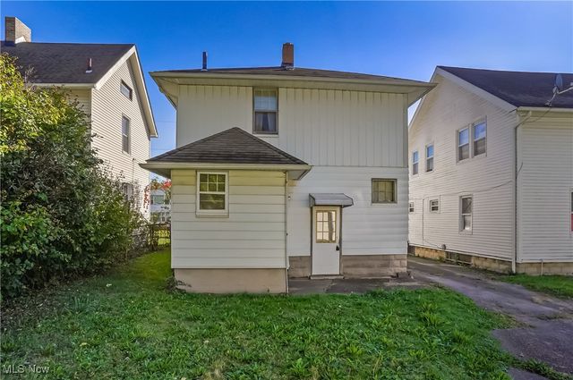 40 Manchester Avenue, Youngstown, OH 44509