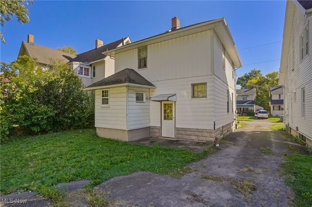 40 Manchester Avenue, Youngstown, OH 44509