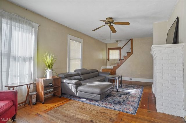 40 Manchester Avenue, Youngstown, OH 44509