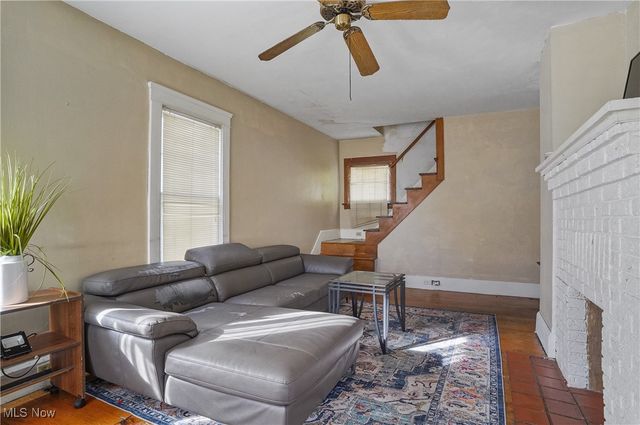 40 Manchester Avenue, Youngstown, OH 44509