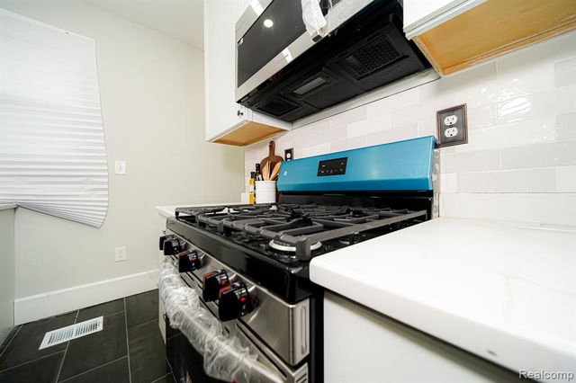 709 Ashland Street, Detroit, MI 48215