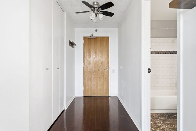 1122 N CLARK Street 3202, Chicago, IL 60610