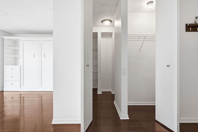 1122 N CLARK Street 3202, Chicago, IL 60610