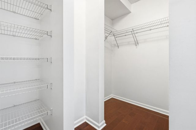 1122 N CLARK Street 3202, Chicago, IL 60610
