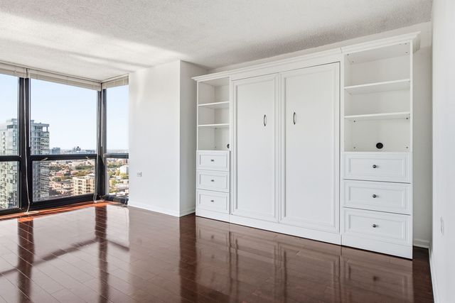 1122 N CLARK Street 3202, Chicago, IL 60610