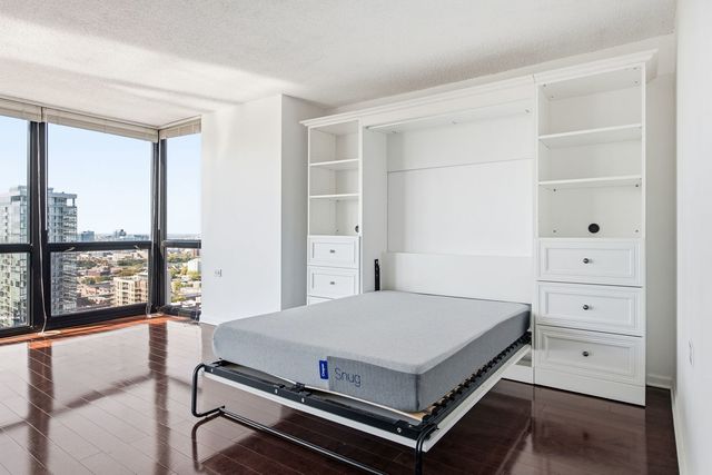 1122 N CLARK Street 3202, Chicago, IL 60610