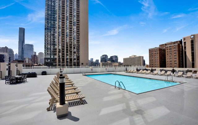 1122 N CLARK Street 3202, Chicago, IL 60610