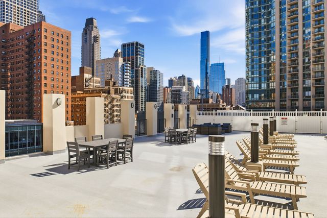 1122 N CLARK Street 3202, Chicago, IL 60610