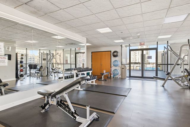 1122 N CLARK Street 3202, Chicago, IL 60610