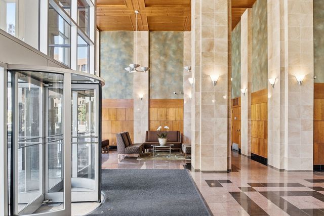 1122 N CLARK Street 3202, Chicago, IL 60610